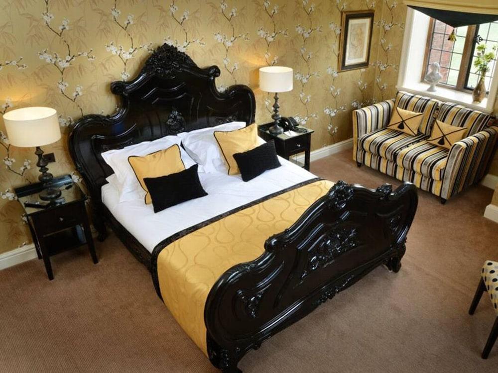 Inglewood Manor Hotel Ledsham  Buitenkant foto