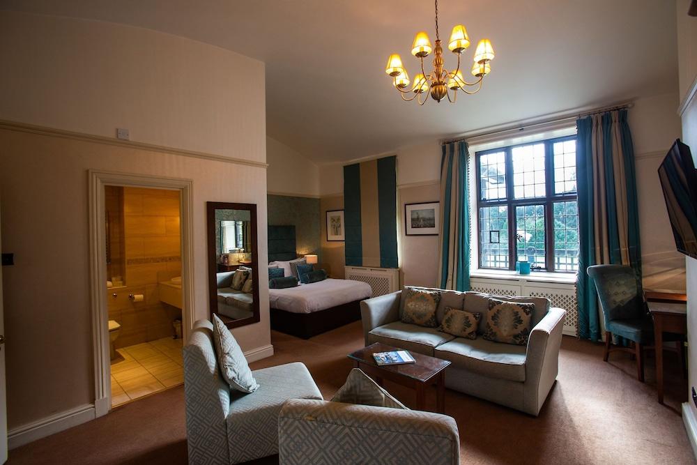 Inglewood Manor Hotel Ledsham  Buitenkant foto