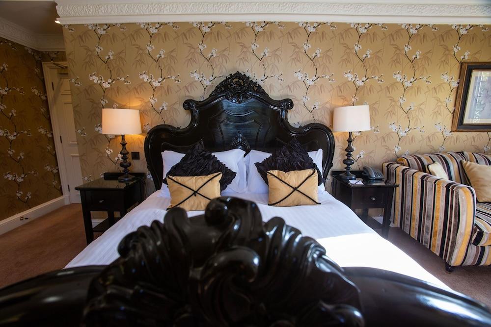 Inglewood Manor Hotel Ledsham  Buitenkant foto